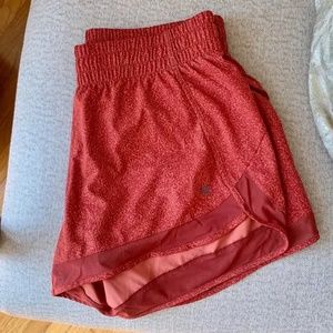 Athleta Mesh Racer Run Short